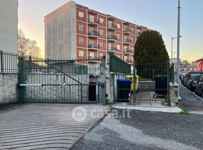 Box/posto auto in residenziale in Via Palestro 16