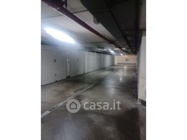 Box/posto auto in residenziale in Via Pomponio Gaurico 48