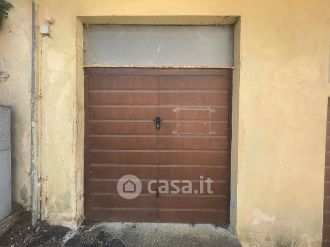 Box/posto auto in residenziale in Via del Cantinone