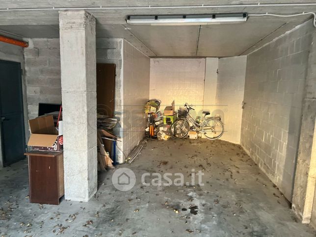 Garage/posto auto in residenziale in Via Roma