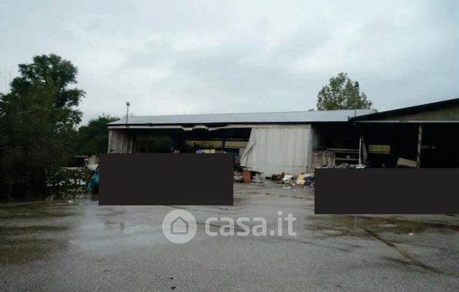 Capannone in commerciale in Via Passo Barca
