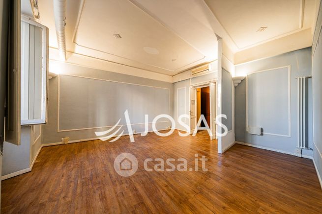 Ufficio in commerciale in Via Nizza 22