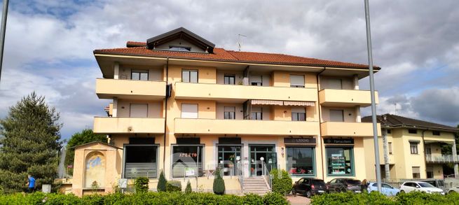 Negozio/locale commerciale in commerciale in Viale Kennedy
