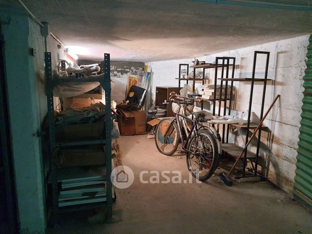 Garage/posto auto in residenziale in Via Medea