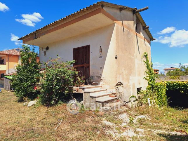Casa indipendente in residenziale in Via Vicinale Recapito