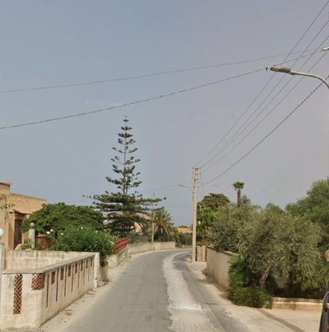 Casa bi/trifamiliare in residenziale in Contrada Spagnola