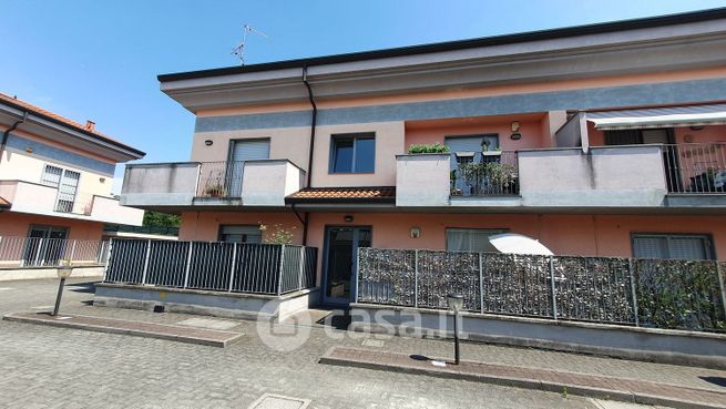 Appartamento in residenziale in Via La Guardia 27