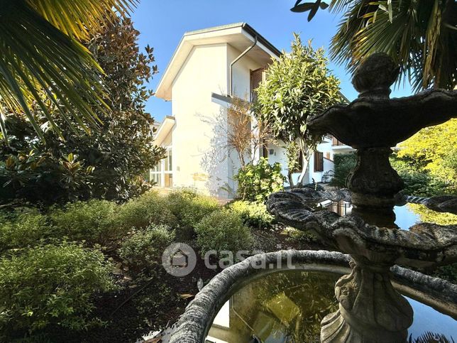 Villa in residenziale in Via Brandizzo 35