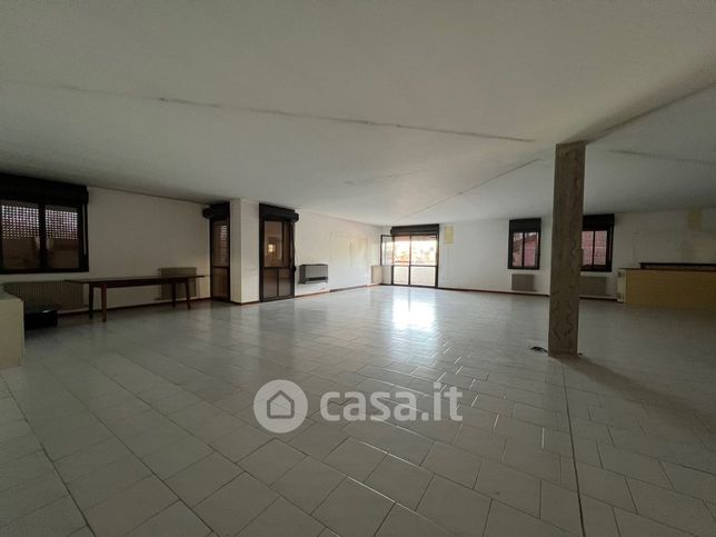 Ufficio in commerciale in Piazza Leonardo da Vinci 1