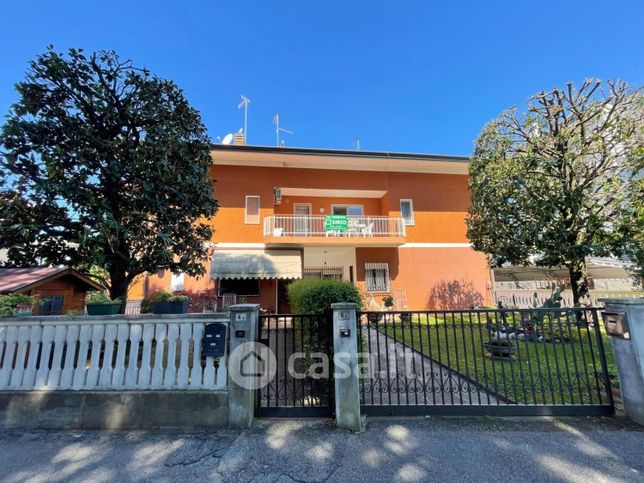 Appartamento in residenziale in Via Cimarosa 6