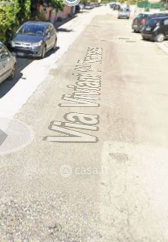Box/posto auto in residenziale in Via Montella