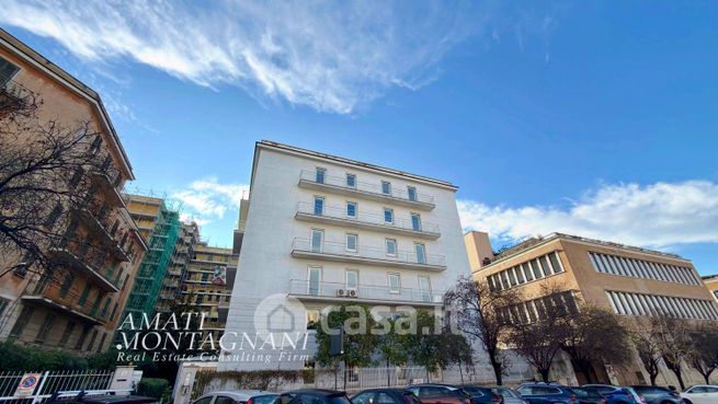Ufficio in commerciale in Viale Castrense 8
