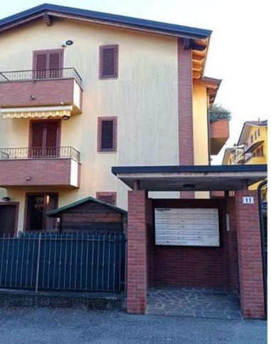 Appartamento in residenziale in Via C. Menotti 11