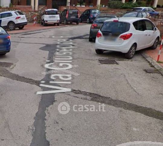 Box/posto auto in residenziale in Via Giuseppe Fava 49