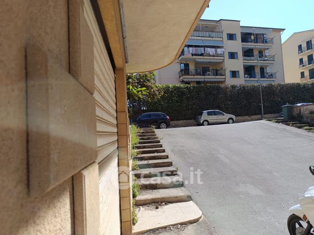 Box/posto auto in residenziale in Via Spagna 16