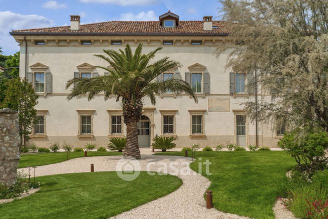 Villa in residenziale in Via Roma