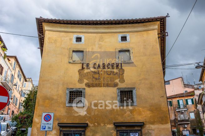 Negozio/locale commerciale in commerciale in Via Nazario Sauro