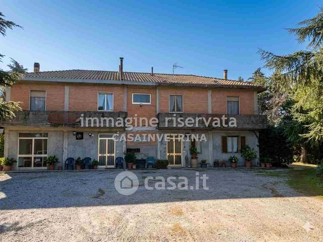 Villa in residenziale in Strada Provinciale Barbaruta