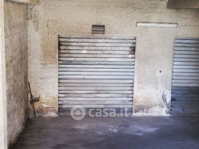 Box/posto auto in residenziale in Via Pietro Nenni 3 III TRAVERSA