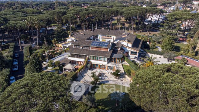 Casa bi/trifamiliare in residenziale in Via Licofrone