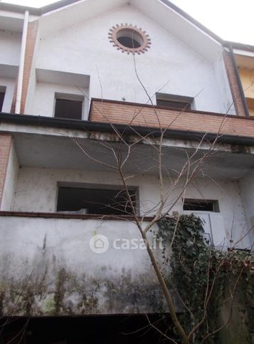 Villetta a schiera in residenziale in Via Rozzano