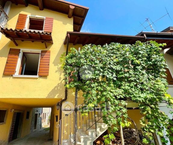 Villetta a schiera in residenziale in Via Bezzuglio