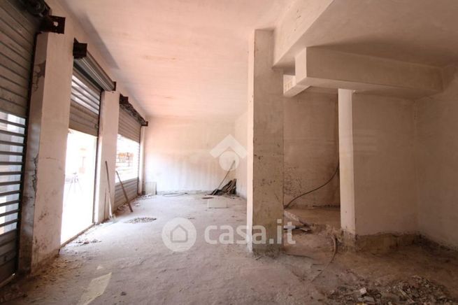 Box/posto auto in residenziale in Via Salvo D'Acquisto 1