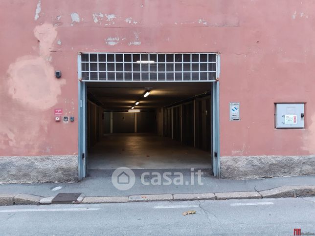 Box/posto auto in residenziale in Via Ciro Menotti