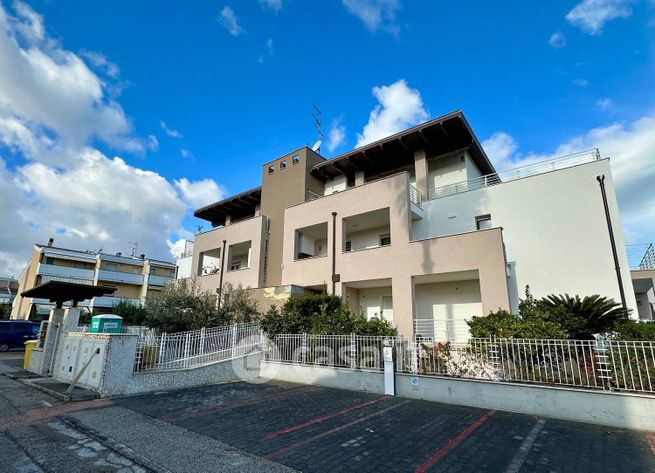 Appartamento in residenziale in Via delle Palme 4