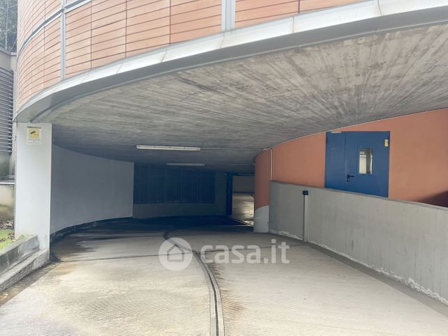 Garage/posto auto in residenziale in Viale Monza 212