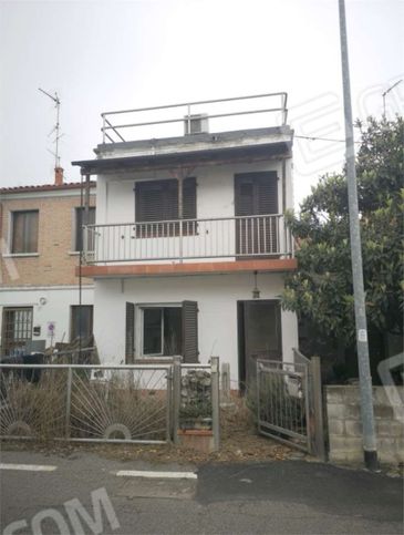 Casa indipendente in residenziale in Via Mario e Bruno Patracchini 21