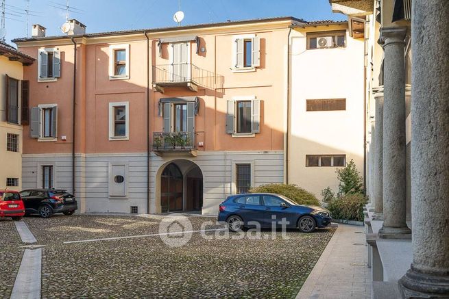 Ufficio in commerciale in Via Sant'Ambrogio 21