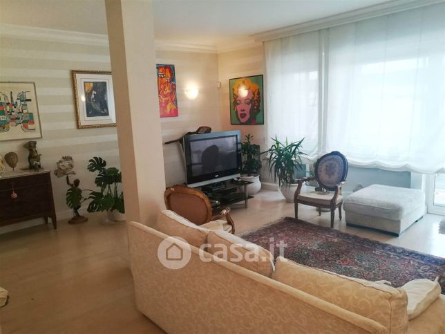 Appartamento in residenziale in Via Egnatia 15