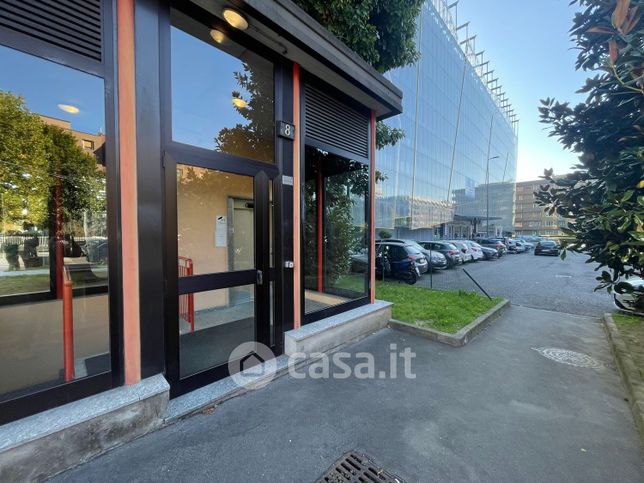 Box/posto auto in residenziale in Via Ettore Romagnoli 8