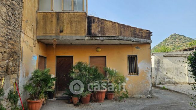 Appartamento in residenziale in Viale Croce 100