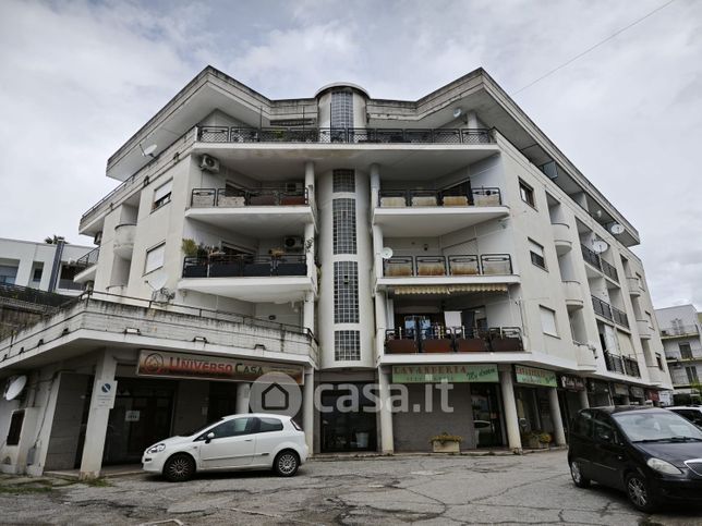 Appartamento in residenziale in Via Trieste 128