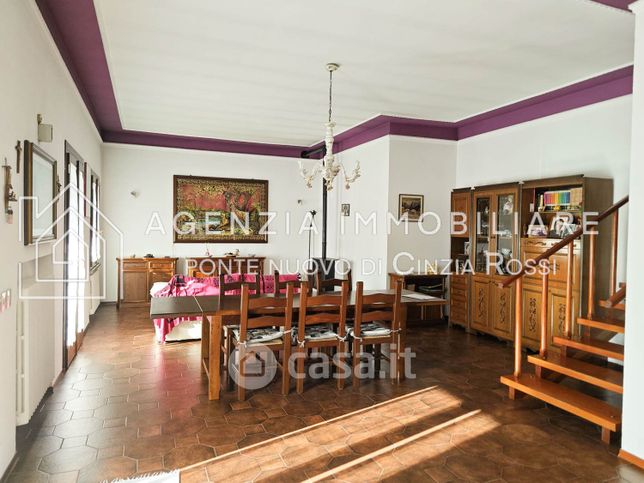 Villa in residenziale in 