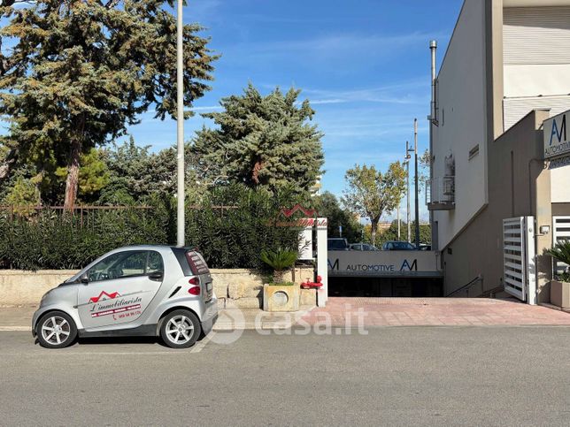 Attivitã /licenza (con o senza mura) in commerciale in Via Siponto