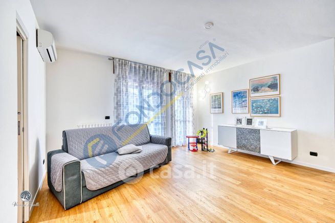 Appartamento in residenziale in Via Ardeatine 11