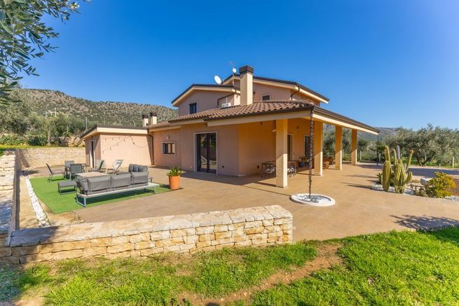 Villa in residenziale in SP58 300