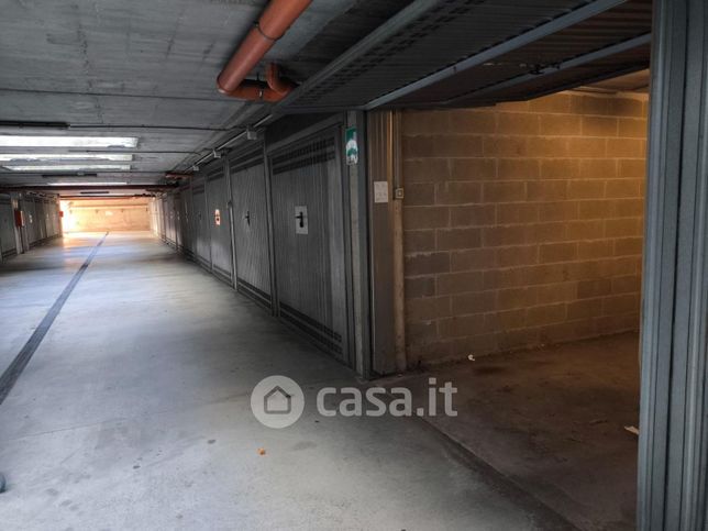 Box/posto auto in residenziale in Via Baltimora 17