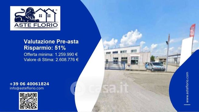 Capannone in commerciale in Via Senese Aretina
