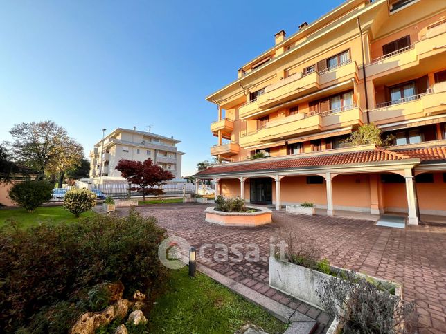 Appartamento in residenziale in Via Costantino 1