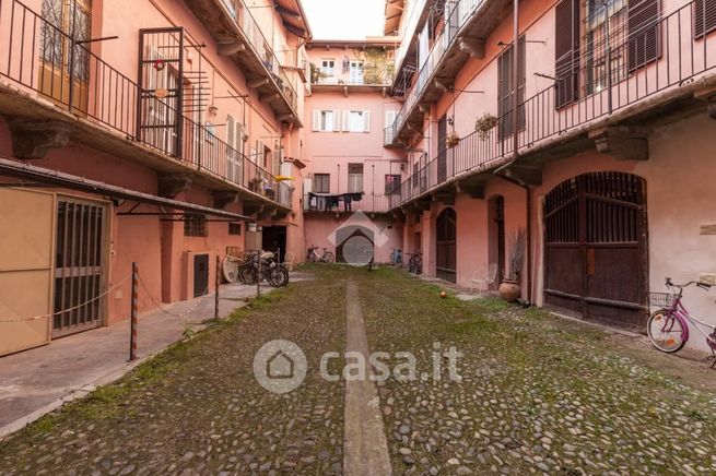 Box/posto auto in residenziale in Via Trento 36