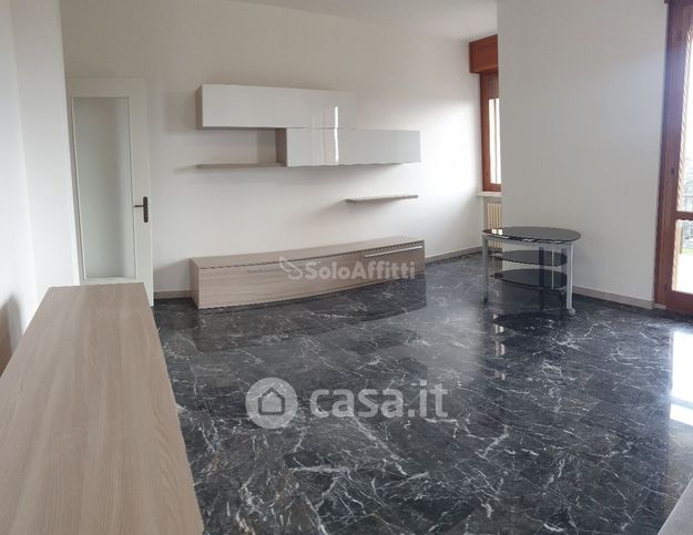 Appartamento in residenziale in Via Celeri 3