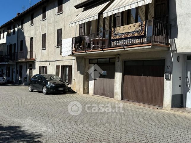 Box/posto auto in residenziale in Via Cornello 17