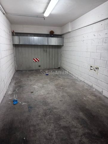 Box/posto auto in residenziale in Via G. Carducci