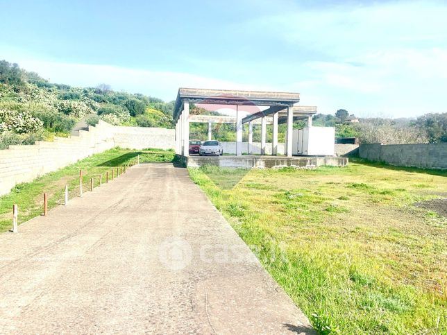 Capannone in commerciale in Strada Provinciale 14