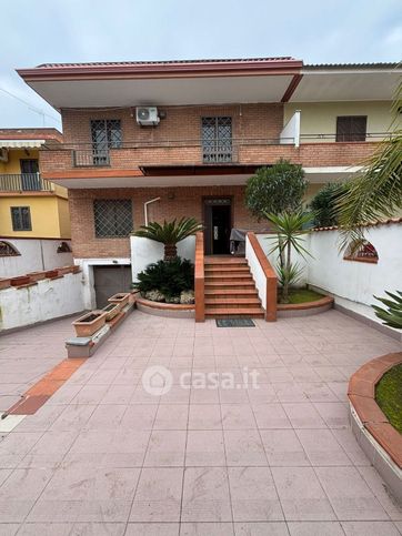 Villa in residenziale in Viale Saturno