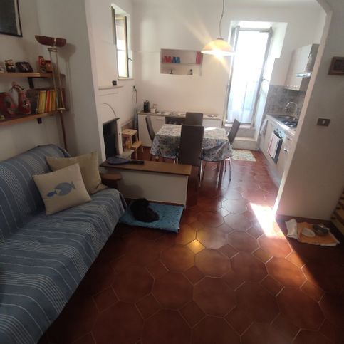 Appartamento in residenziale in Via Verentana